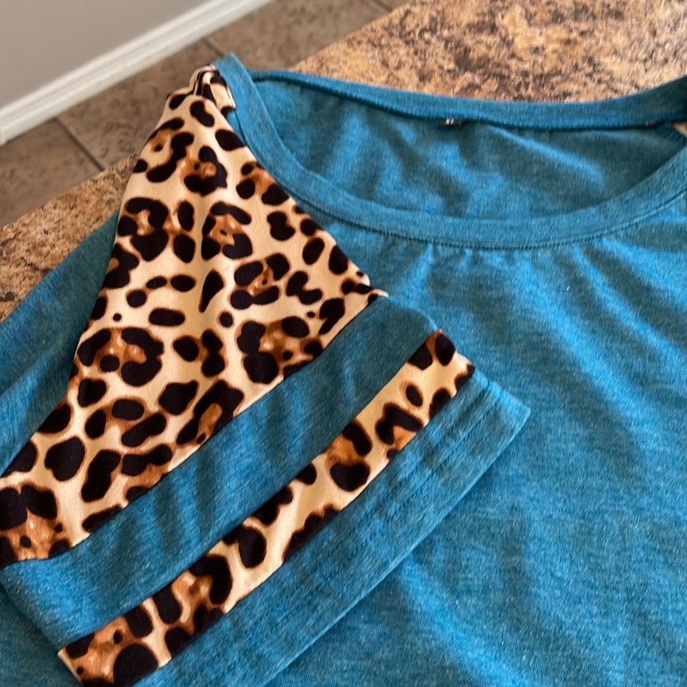 Purchased on Amazon Wore Once Size XL; Will Bundle - Picture 5 of 5